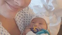 Dominik Čondl se narodil v hořovické porodnici 29. října 2021 v 9:52 hodin, vážil 3200 g a měřil 50 cm. S rodiči Lenkou a Jakubem bydlí v Tetíně.
