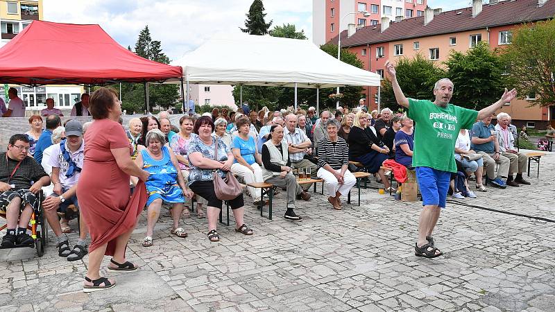 Z přehlídky dechových kapel v Berouně s názvem Dechovka u Hvězdy.