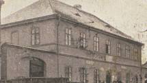 Budova restaurace Na Nové v Loděnici počátkem 20. století.