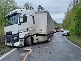 Nehoda kamionu s osobním vozem uzavřela silnici 118 z Berouna na Železnou.