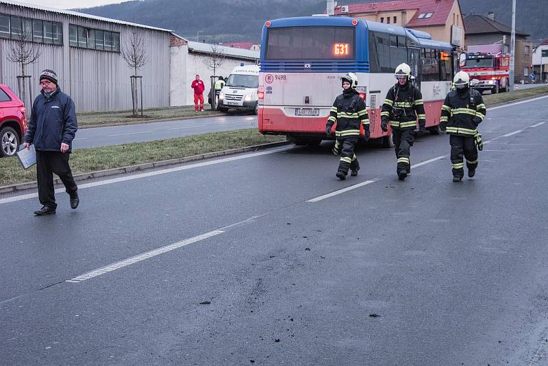 Požár sanitky v berounské ulici Koněpruská.