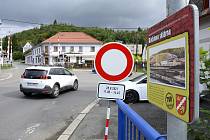 Uzavírka silnice v Nižboru kvůli L’Etape by Tour de France.