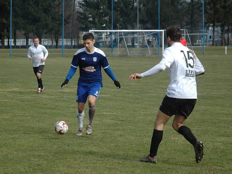 Fotbalový krajský přebor: FK Komárov - TJ Sokol Nespeky 2:0 (1:0).