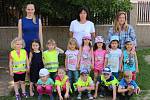 Děti v Mateřské škole v Loděnici se svými učitelkami.