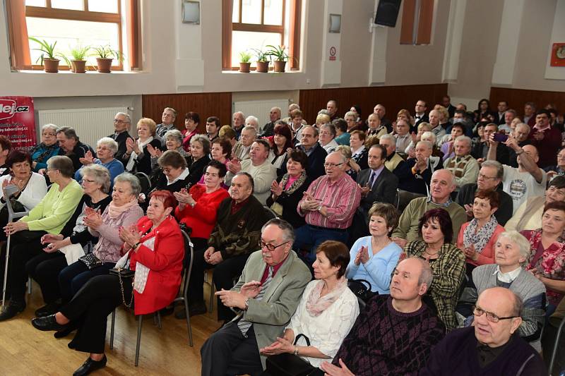 Další koncert, který se ve Zdicích uskutečnil na počest významného rodáka, přilákal zástupce všech generací.