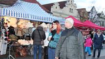 Na Husově náměstí v Berouně a v kostele se včera sešli obyvatelé města, aby společně přívítali advent.