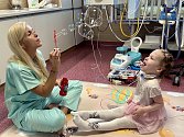 V Nemocnic Hořovice si s dětmi nově hrají terapeuti a speciální pedagogové.