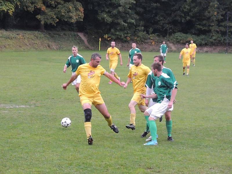 Přes velkou převahu rezervy skončilo utkání 1:1.