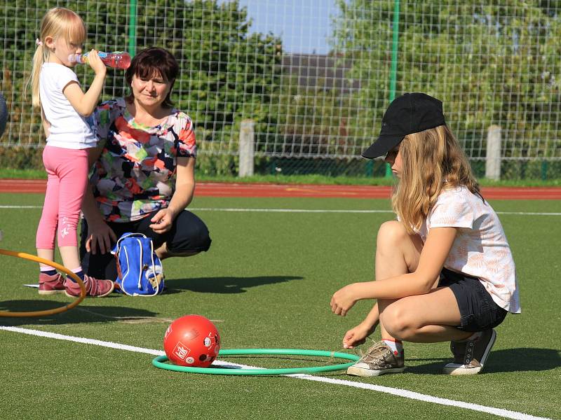 Ze Dne otevřených dveří a sportovního dne v ZŠ Broumy.