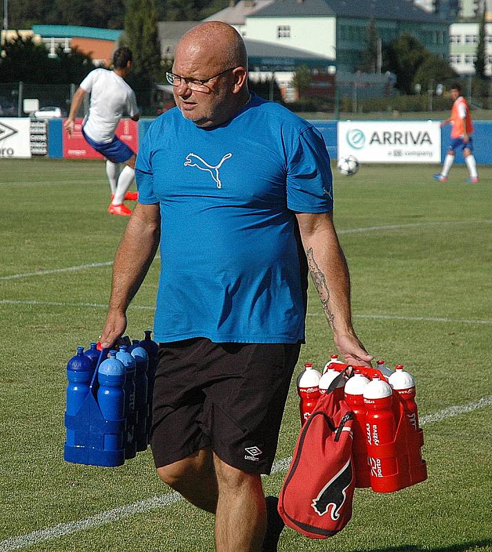 Písek zaskočil Králův Dvůr na jeho hřišti, Cábelicí doma padli 0:1.