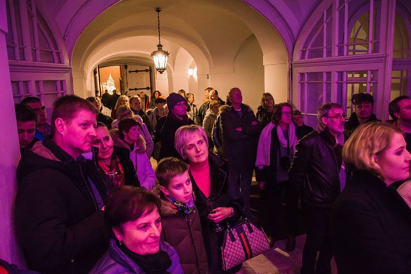 Z vernisáže výstavy Betlémy vyprávějí na zámku v Hořovicích.