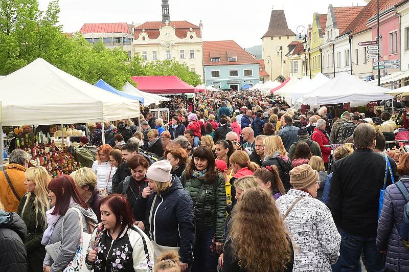 Jarní hrnčířské a řemeslné trhy v Berouně.