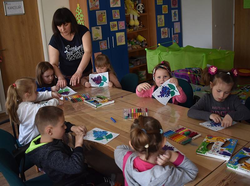 Adaptační skupina ukrajinských dětí působí v Hořovicích.