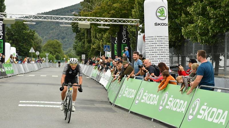 První ročník cyklistického závodu pro veřejnost L'Etape by tour de France.