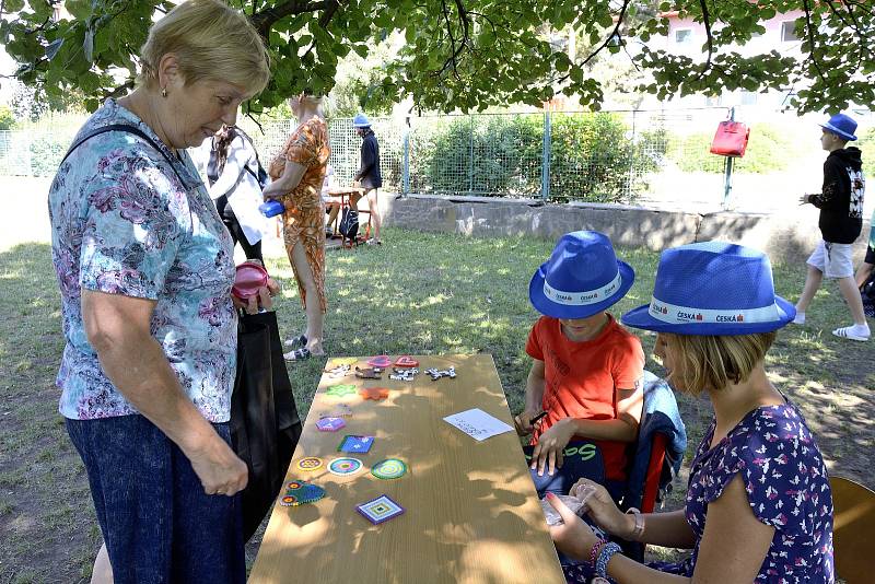 Z projektu Abeceda peněz od České spořitelny na zahradě Základní školy Preislerova v Berouně.