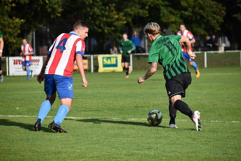 Fotbalová divize, skupina A: FC Rokycany - Český lev Union Beroun 4:1 (3:0).