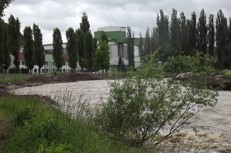 Neděle 14 hod Litavka u cementárny