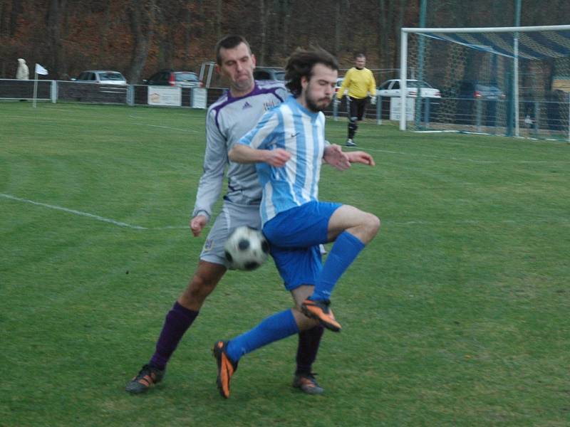 Zdice zdolaly Městečko, Žebrák plichtil s Dobříčí