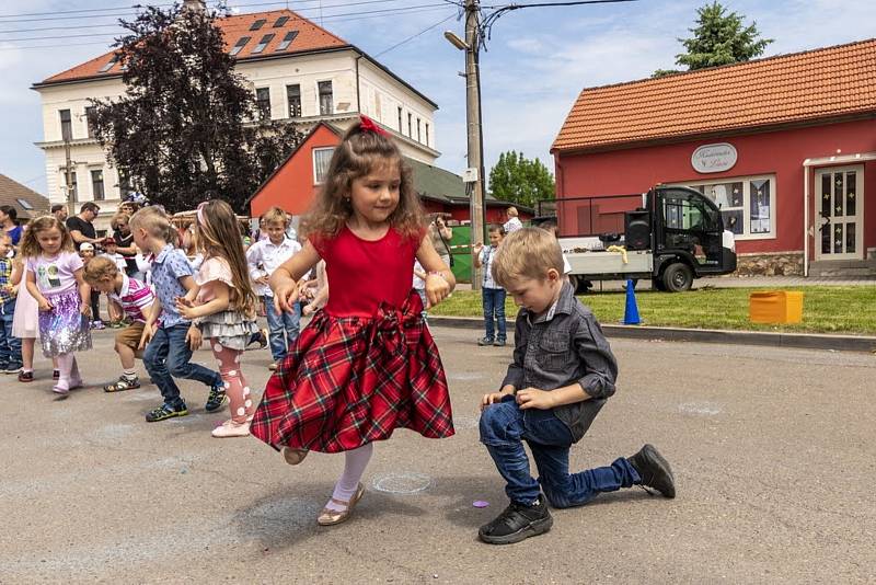 Loni nučický jarmark nahradily farmářské trhy, letos tak vrací v plné parádě.