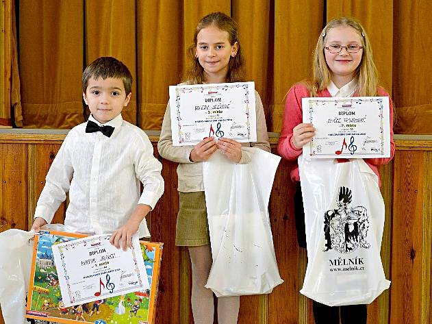 TŘETÍ cena Martina Jiráka (zcela vlevo)  je po pěti nominacích v řadě prvním oceněním pro hořovické pěvce z celostátního kola této soutěže. 