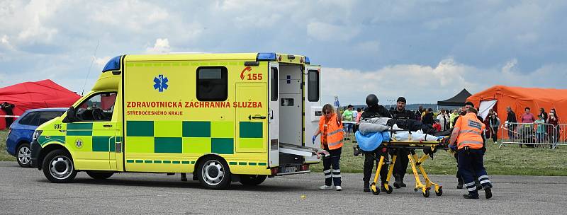 Dětský den s Integrovaným záchranným systémem na letišti v Tlustici.