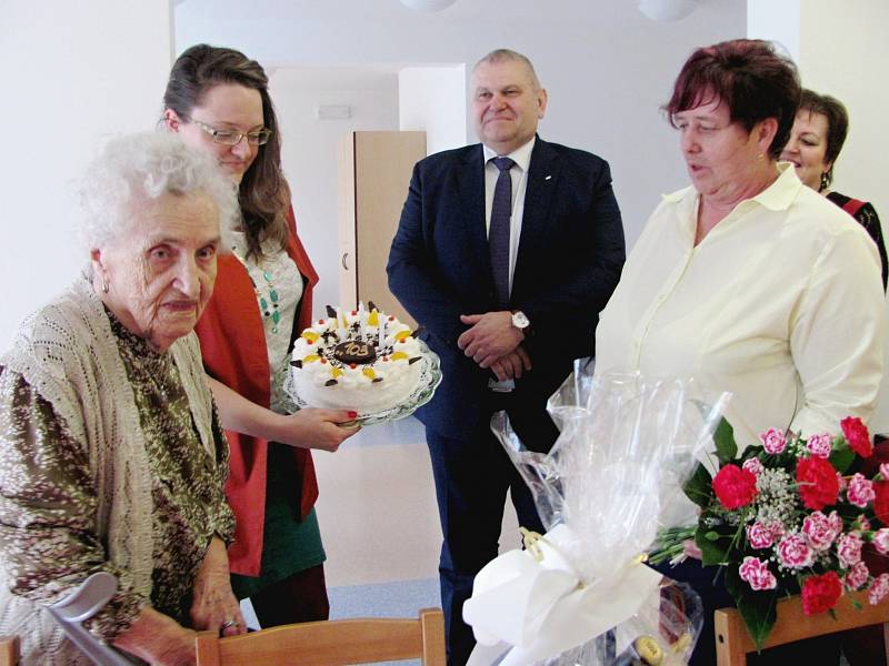 Anna Švestková oslavila 103. narozeniny
