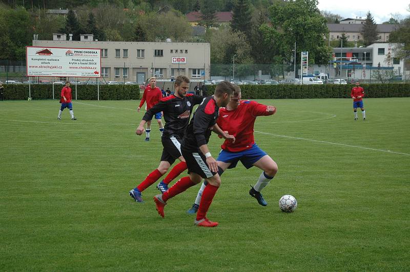 Fotbalová I. A třída: Komárov - Velká Dobrá 4:2 (2:1).