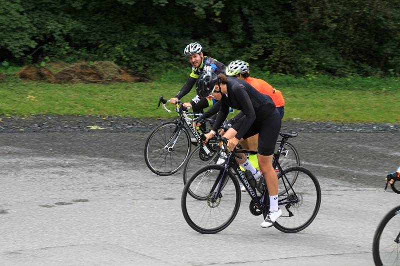 První ročník cyklistického závodu pro veřejnost L'Etape by tour de France.