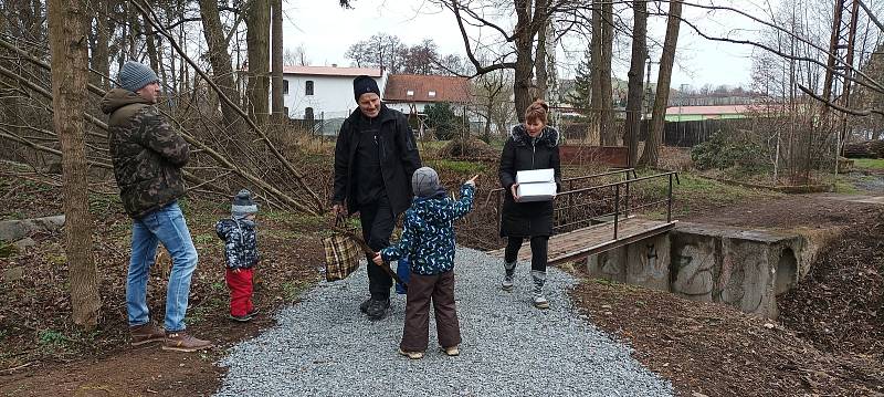 Lávka v Hořovicích přes Červený potok byla slavnostně pokřtěna.