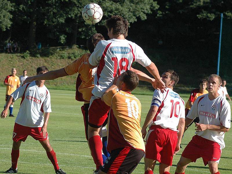 Fotbalisté Hořovicka porazili Votice 2:0