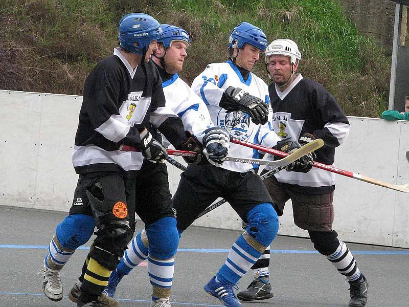 Nižborští hokejbalisté porazili v prvním zápase play off Amálku 5:4