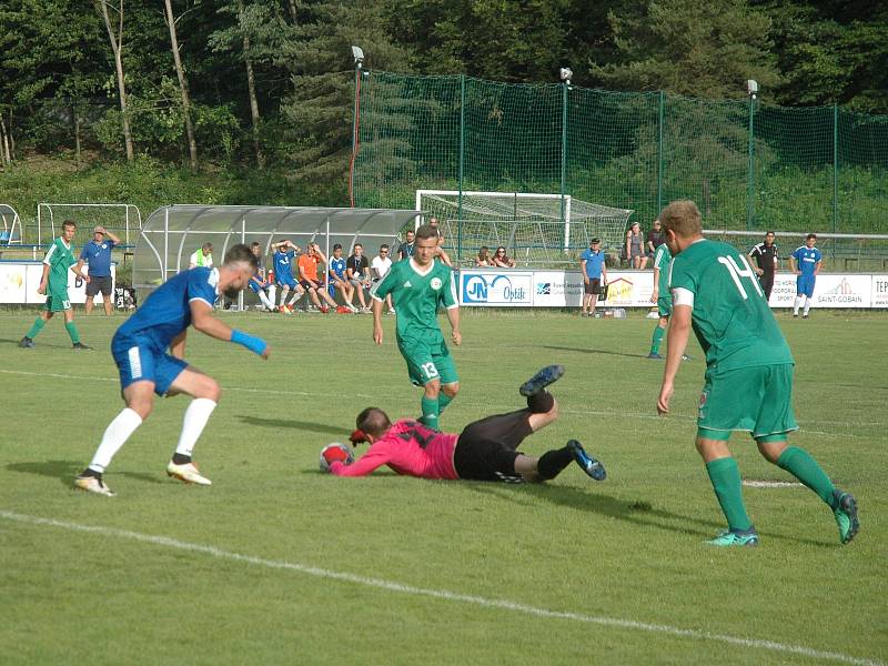 V derniéře podlehlo Hořovicko Sedlčanům 0:1. Před zápasem se představila domácí starší přípravka coby vítěz okresního přeboru.