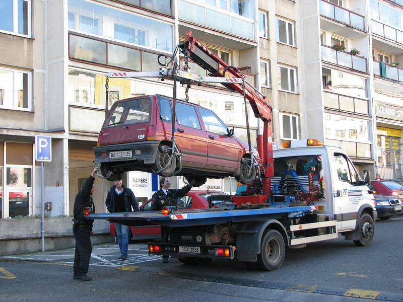 Odtahová služba přijela pro auto hříšníka