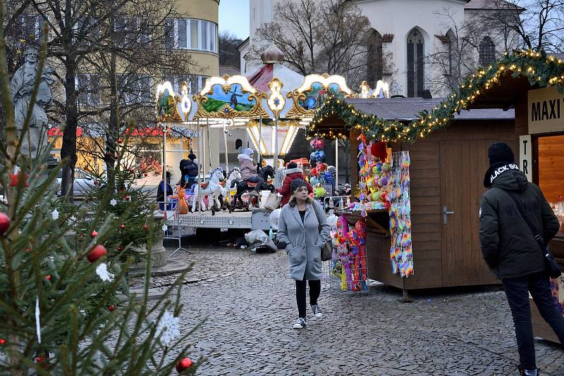 Advent na Husově náměstí v Berouně.