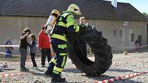 Z hasičské soutěže 'Toughest Firefighter Alive - Nejtvrdší hasič přežije' v Broumech.