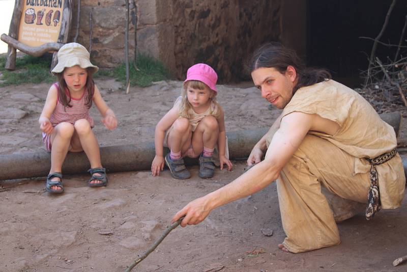 Archeologové, soutěže a spousta dobré zábavy čekali v sobotu na návštěvníky akce Mamuti na Točníku.