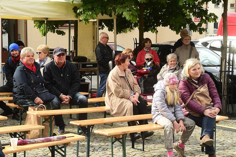 Jarní hrnčířské a řemeslné trhy v Berouně.