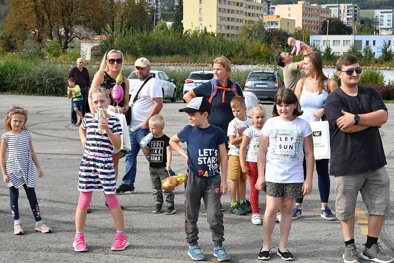 Ze setkání s názvem Zámecké tvoření na téma Hrátky se zvířátky v Králově Dvoře.