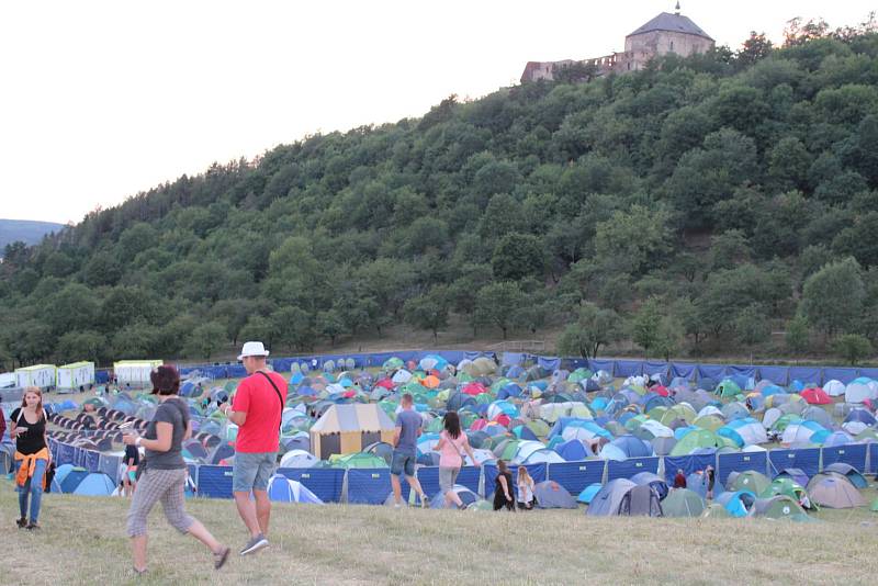 V pátek odstartoval oblíbený festival pod hradem Točníkem.