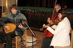 Novoroční setkání v Lochovicích zpestřil koncert i dětské divadelní představení