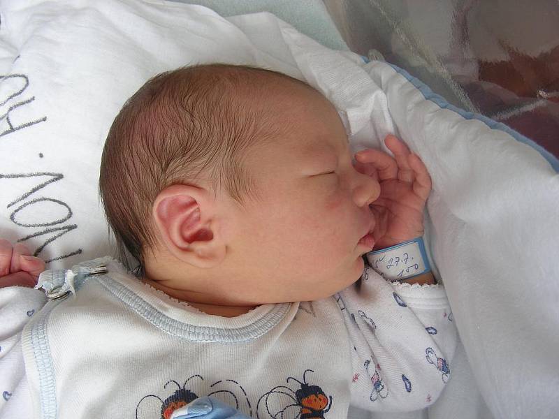 Mamince Simoně a tatínkovi Petrovi se v úterý 27. července narodil synek Lukáš Němec. Po porodu vážil chlapeček 3,59 kg a měřil 49 cm. Doma ve Staré Boleslavi se těší a čeká na svého brášku čtyřletá sestřička Kristýnka.  