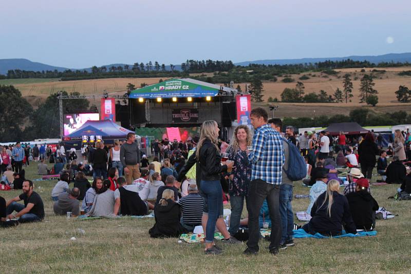 V pátek odstartoval oblíbený festival pod hradem Točníkem.