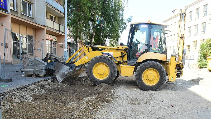 Nový propojovací chodník v ulici Havlíčkova a Plzeňská bude hotový do začátku školního roku.