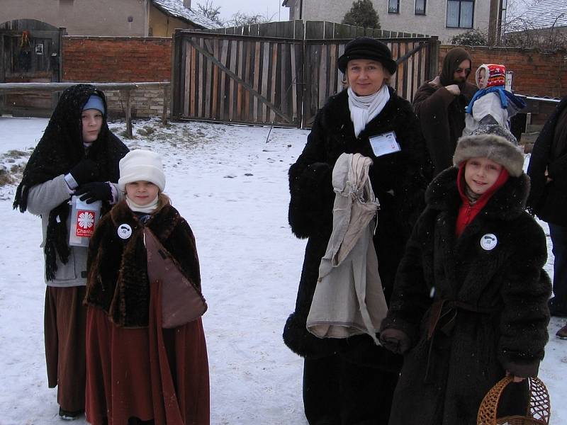 Tříkrálový průvod procházel ulicemi Lochovic