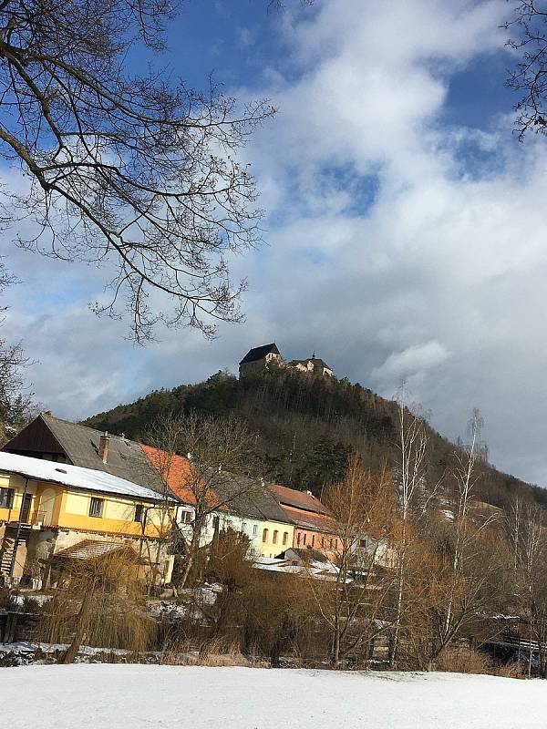 Pohled na hrad Točník.