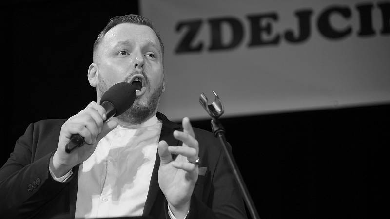 Zdejcinský ples v kulturním domě Plzeňka.