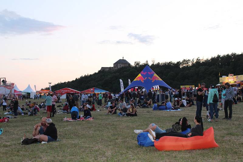 V pátek odstartoval oblíbený festival pod hradem Točníkem.