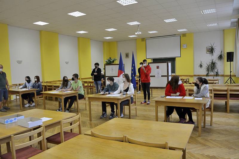 Studentské volby na Obchodní akademii a Střední pedagogické škole v Berouně.