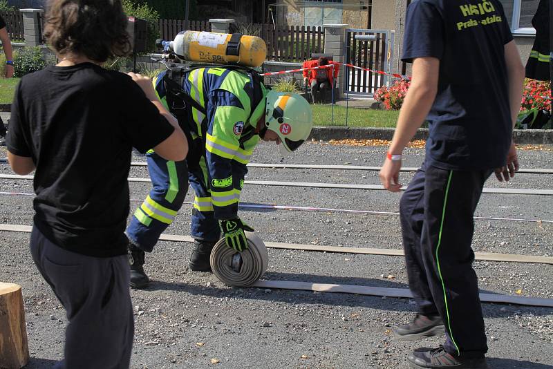 Z hasičské soutěže 'Toughest Firefighter Alive - Nejtvrdší hasič přežije' v Broumech.