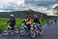 Celorepublikový sraz mopedů v Žebráce na Berounsku.